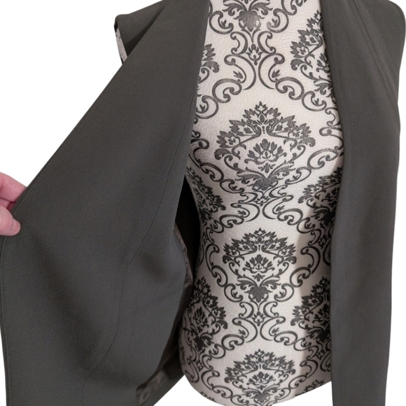 Aritzia Babaton Expert Vest Relaxed Open-front Crepe Vest Dark Olive Women's XS - Picture 7 of 13